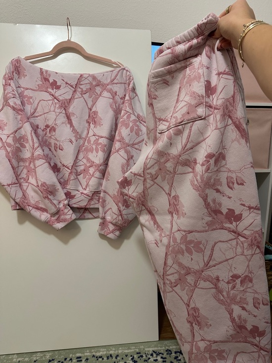 Abercrombie & Fitch Other - A & F Light Pink Camo High Rise Sunday Baggy Sweatpants & Sunday Slash Top